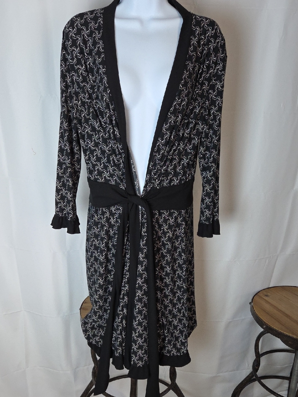 S/ M.....Women’s Black Printed Tie-Waist Robe